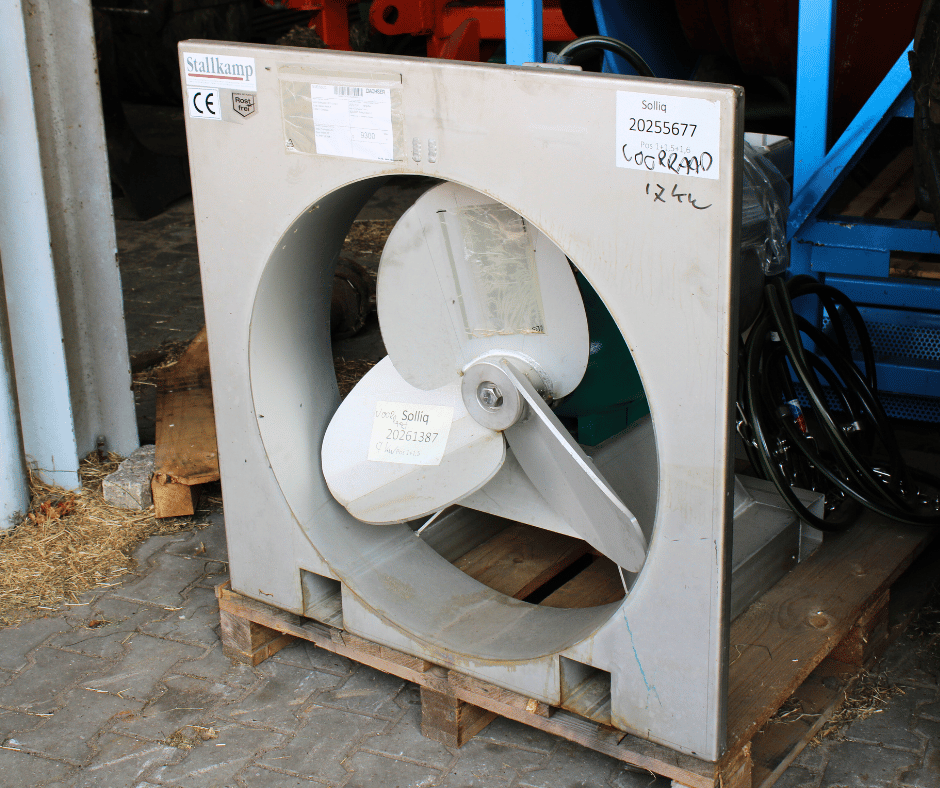 Elektrische mestmixer in frame