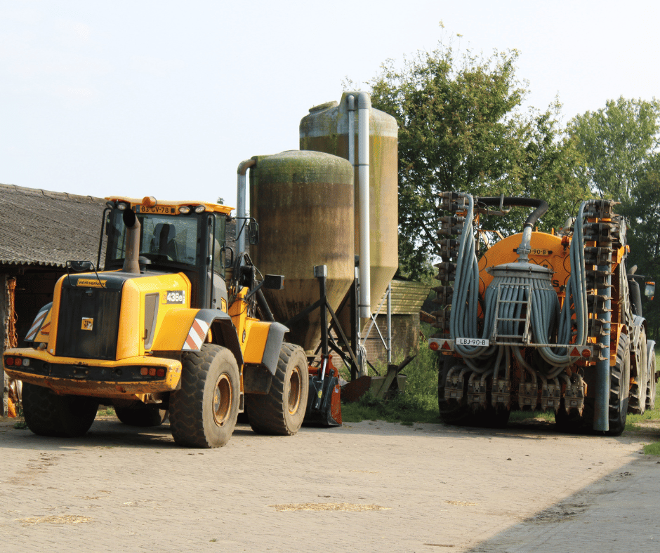 Shovel en bemestingsinstallatie op het erf van Martens Agro VOF